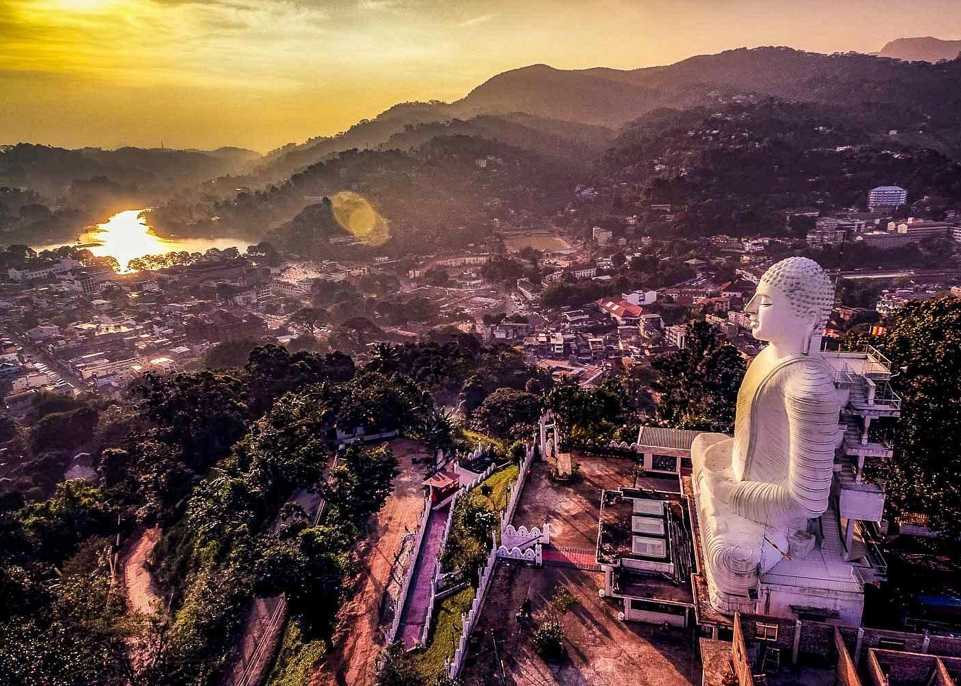 Discover Kandy by Helicopter From Hatton